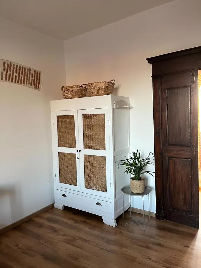 Is Scabas Guestrooms Solarussa Affittacamere